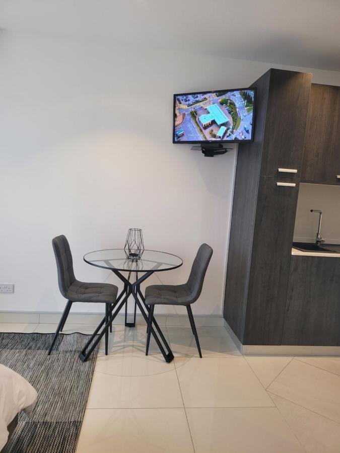 Rt Properties @ The Lennox Airport Residential อักกรา ภายนอก รูปภาพ